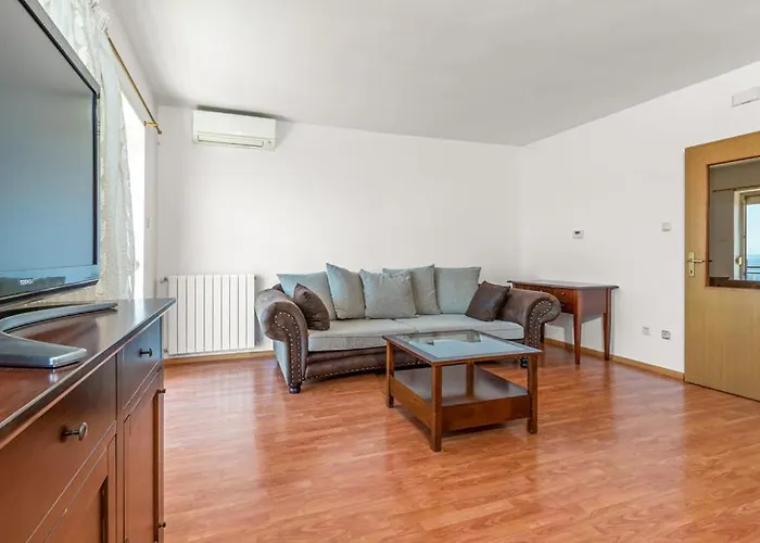 With Pool Riviera Crikvenica