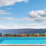 With Pool Riviera Вилла Цриквеница